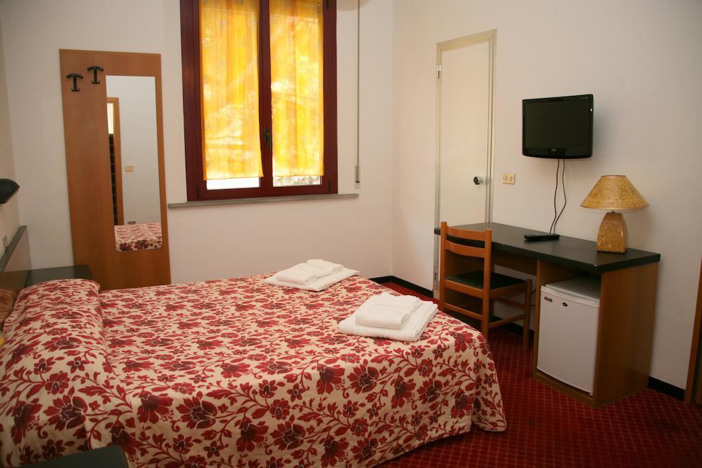 Niagara Hotel Rimini Esterno foto